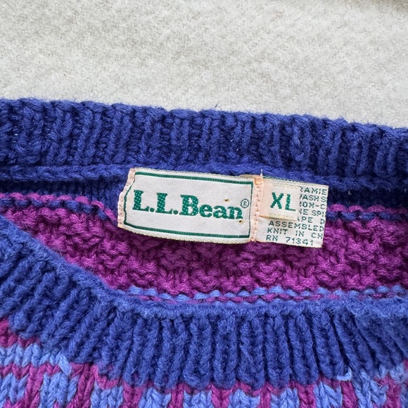 Vintage Vibrant Patterned Sweater - Picture 10 of 15